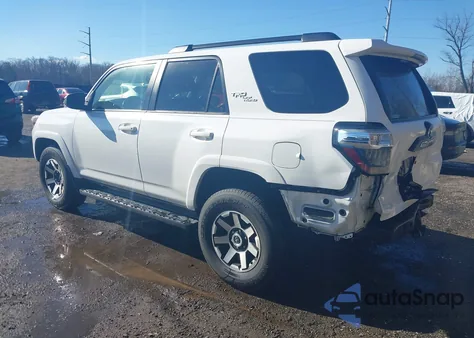 2020 Toyota 4Runner Trd Off Road z USA, uszkodzony, nr VIN JTEBU5JR0L5761296